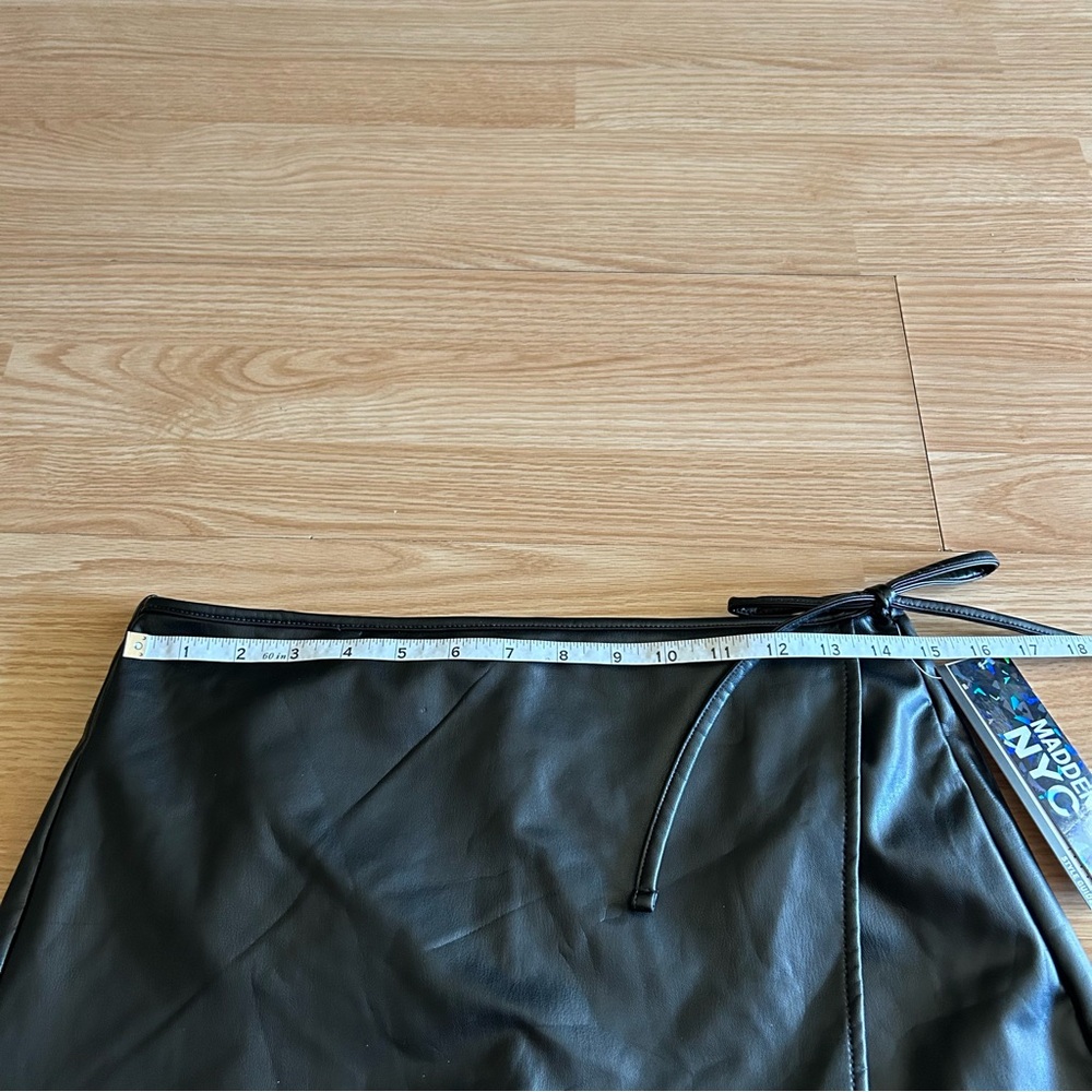 NWT Madden NYC Black Faux Leather Wrap Skort Small - Picture 6 of 9